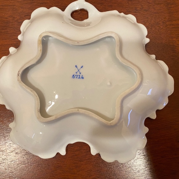 Vintage  Hand Painted Floral Hand painted Heavy Gold Gilt Candy Dish - Picture 3 of 3